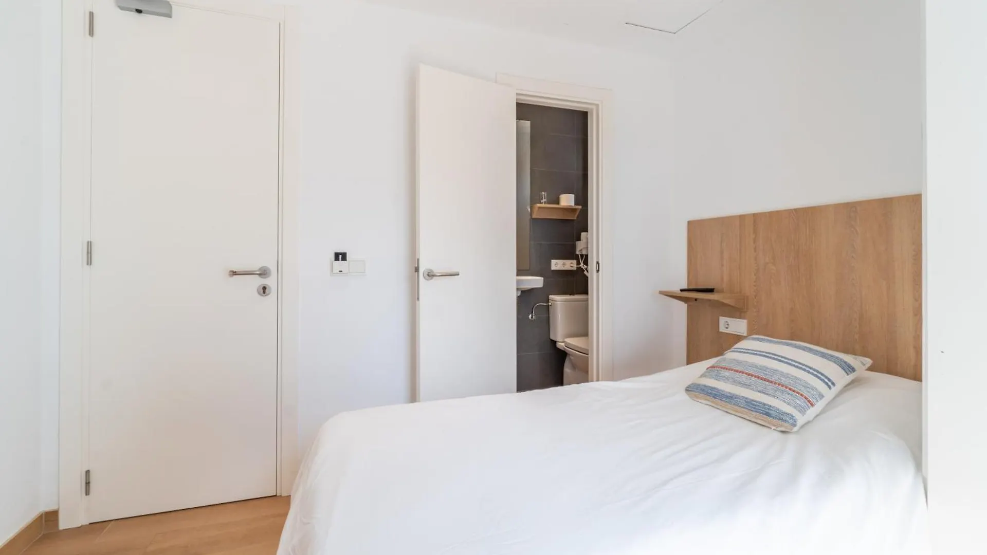 Hostal Alcina Cala Ratjada  0*, Cala Ratjada (Mallorca) Ισπανία